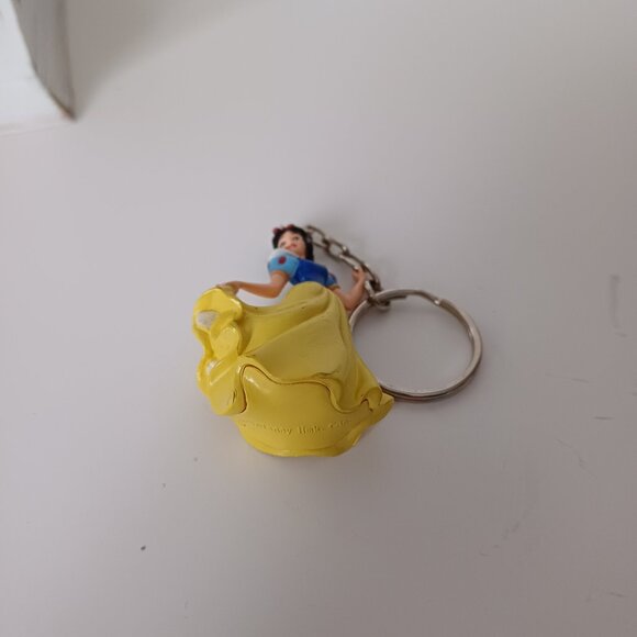 Disney Snow White Princess 3D Keychain - Picture 3 of 4